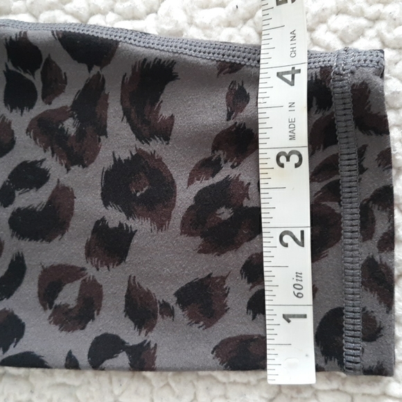 Varley Small Animal Leopard Cheetah Print Leggings - Picture 8 of 15